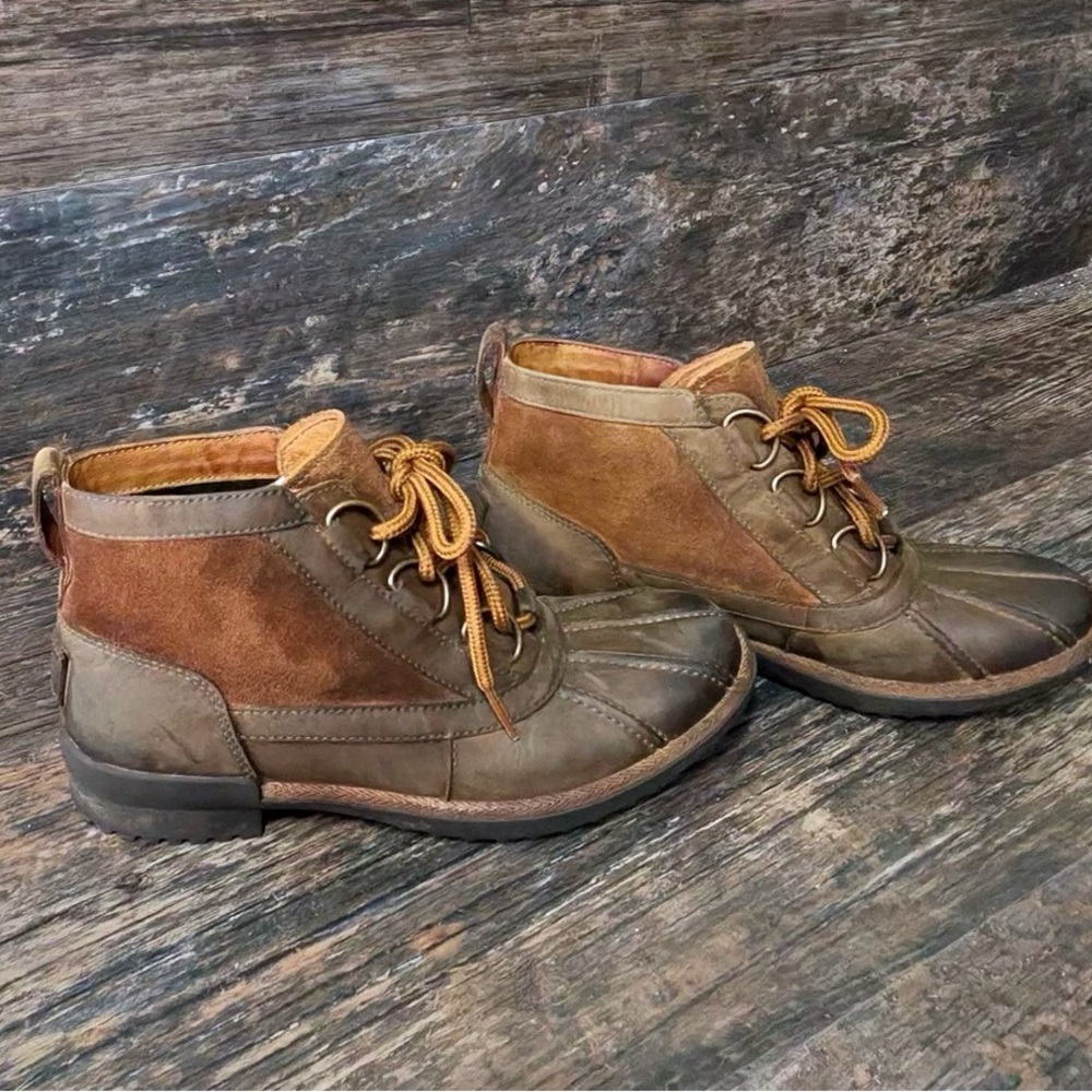 UGG Brown Leather and Suede Chukka Boots